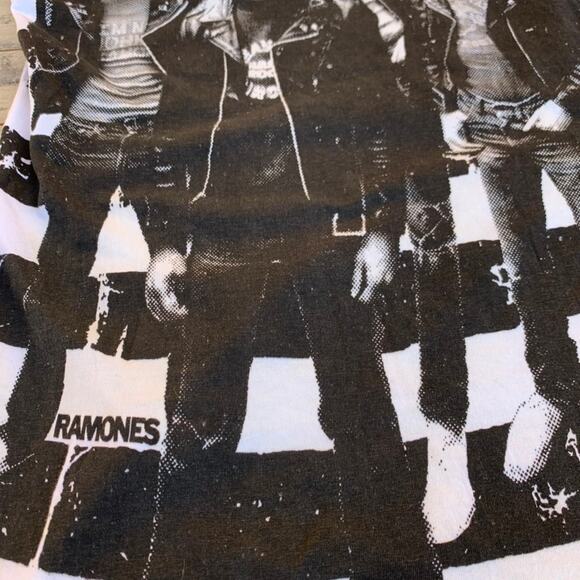 The Ramones vintage tee size Small - Picture 3 of 4